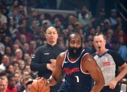 爱游戏在线-快船主场险胜国王，保持不败势头