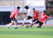 爱游戏APP-足球运动员们在场上尽展才华