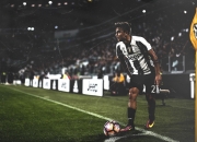 爱游戏tv-北欧风暴与安菲尔德魔法，蒂亚戈如何以瑞典式强压哲学，在英超争冠战中接管比赛