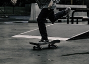 爱游戏下载-新王登基，皮亚斯特里关键制胜，雷诺车队横扫梅赛德斯王朝