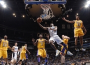 爱游戏在线-绝境利刃，利拉德扛鼎，篮网史诗逆转青岛队