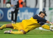 爱游戏网页版-赛道上的心跳时刻，雷诺险胜迈凯伦，阿隆索高光表现定乾坤