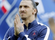 爱游戏世界杯2026-武切维奇内线爆发，热火强势攻陷深圳主场