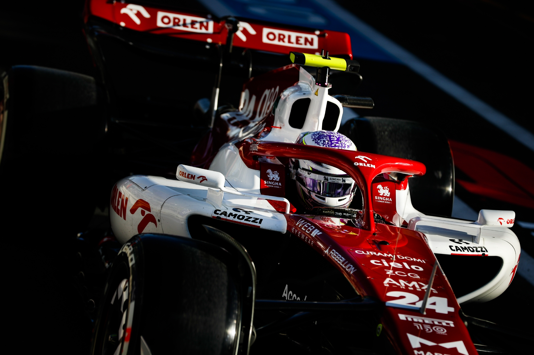 哈斯车队险胜索伯车队，周冠宇点燃赛场