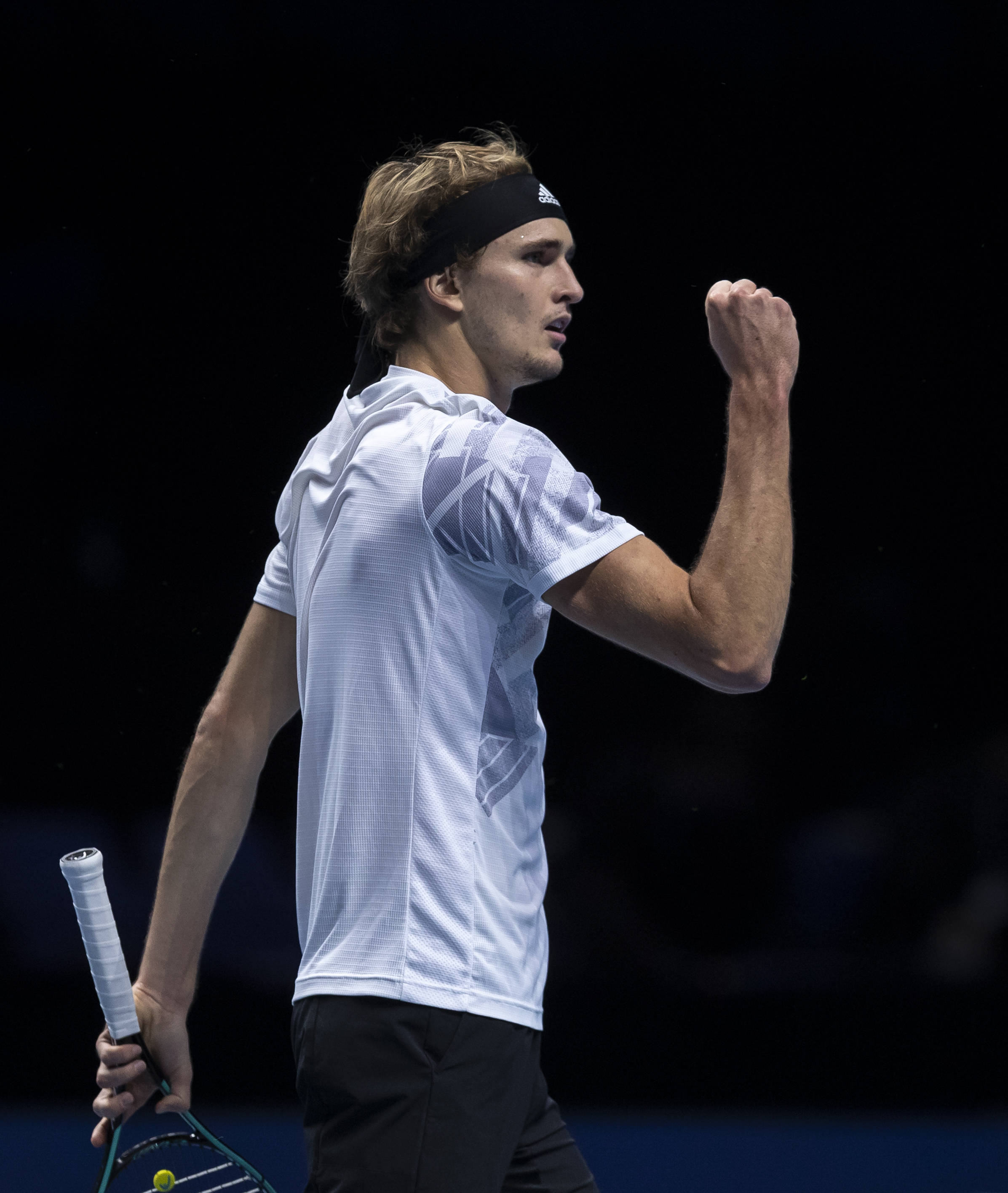 拉沃尔杯力克ATP总决赛,兹维列夫惊艳四座 拉沃尔杯力克ATP总决赛,兹维列夫惊艳四座