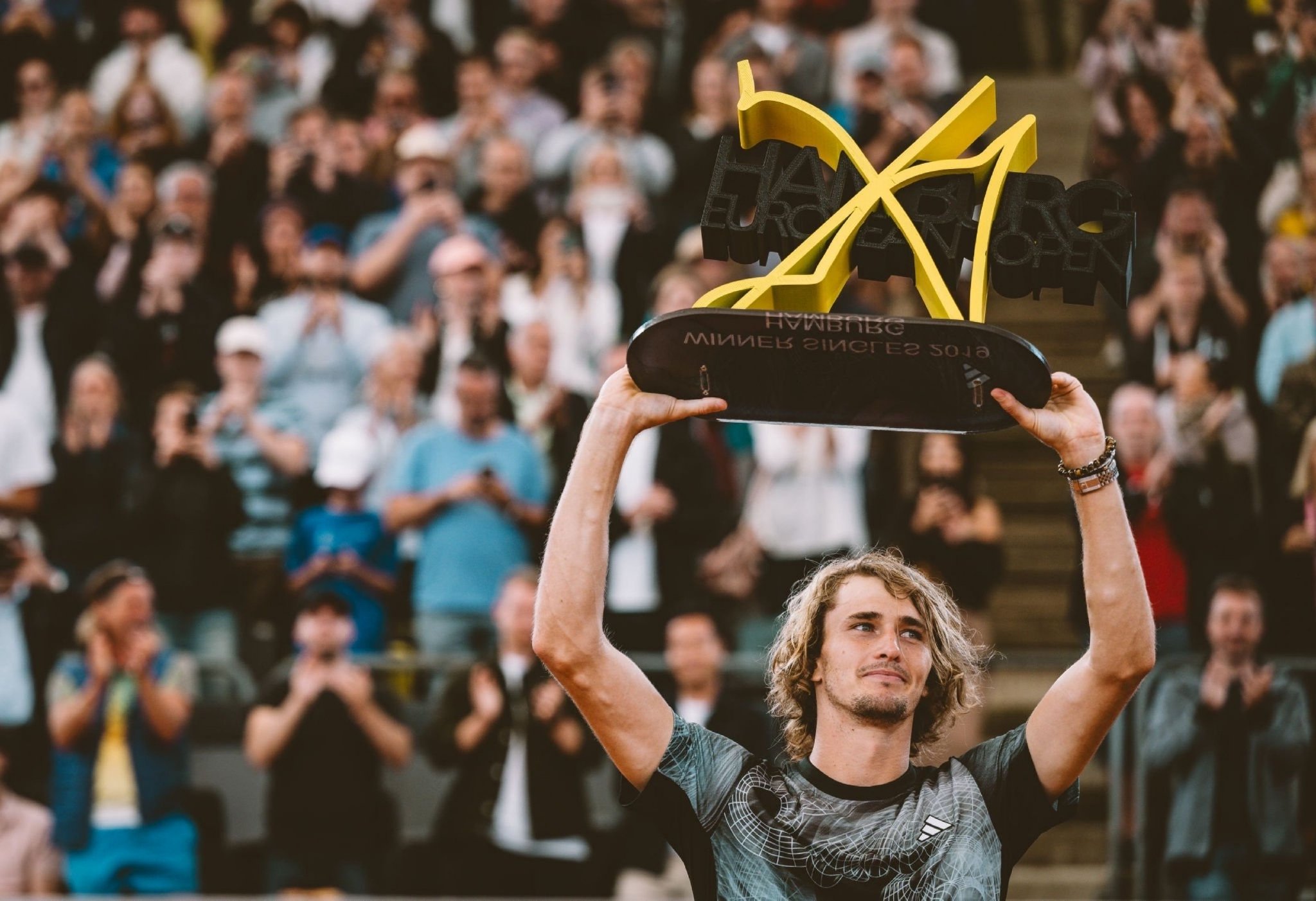 拉沃尔杯力克ATP总决赛,兹维列夫惊艳四座 拉沃尔杯力克ATP总决赛,兹维列夫惊艳四座