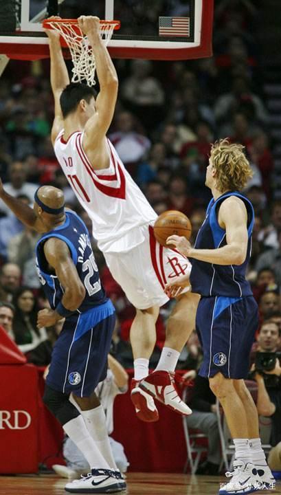 印度队鏖战中国队，黄鸭组合扛起全队