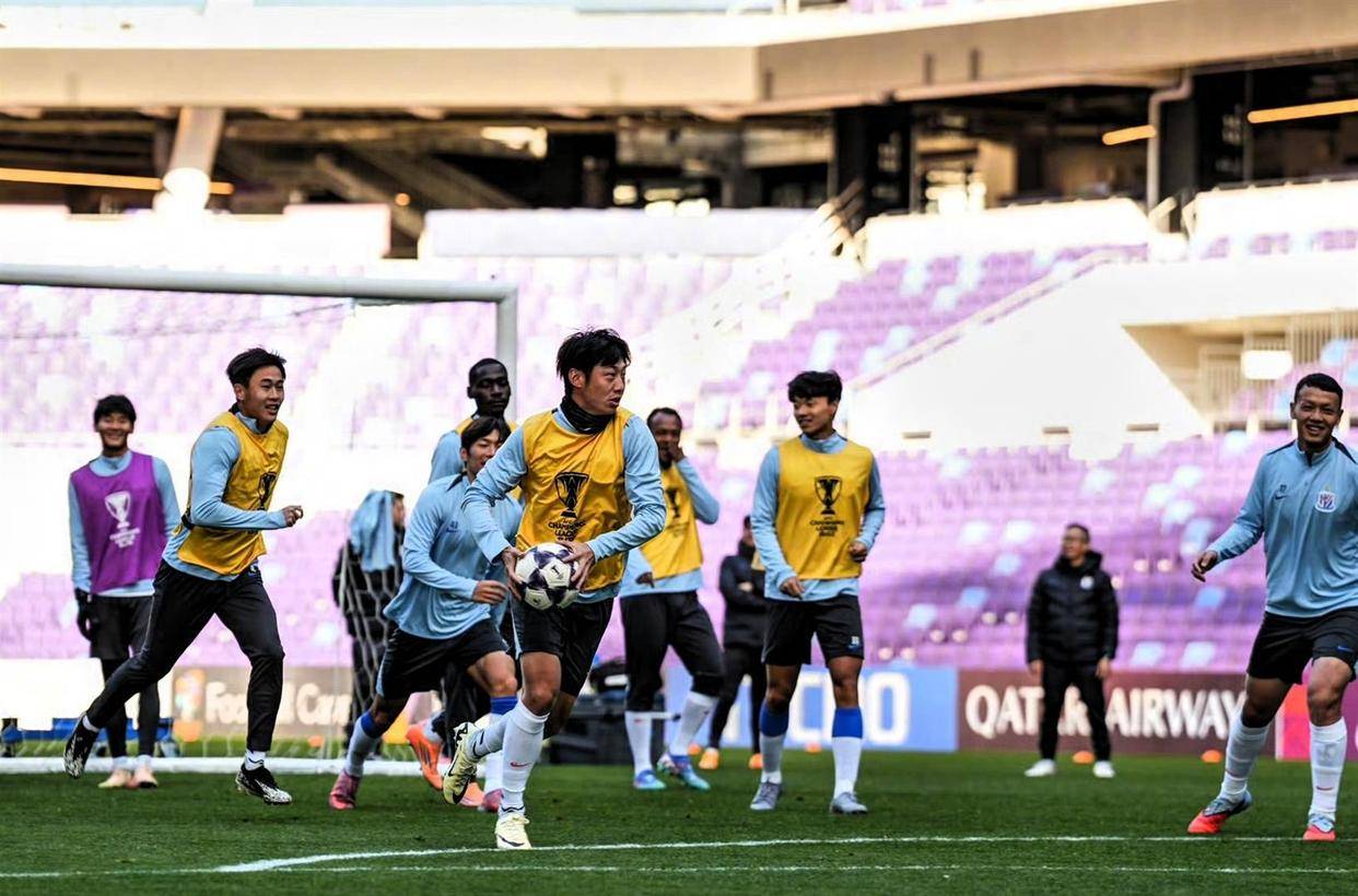 广州富力主场逼平上海申花,保持不败 广州富力主场逼平上海申花,保持不败