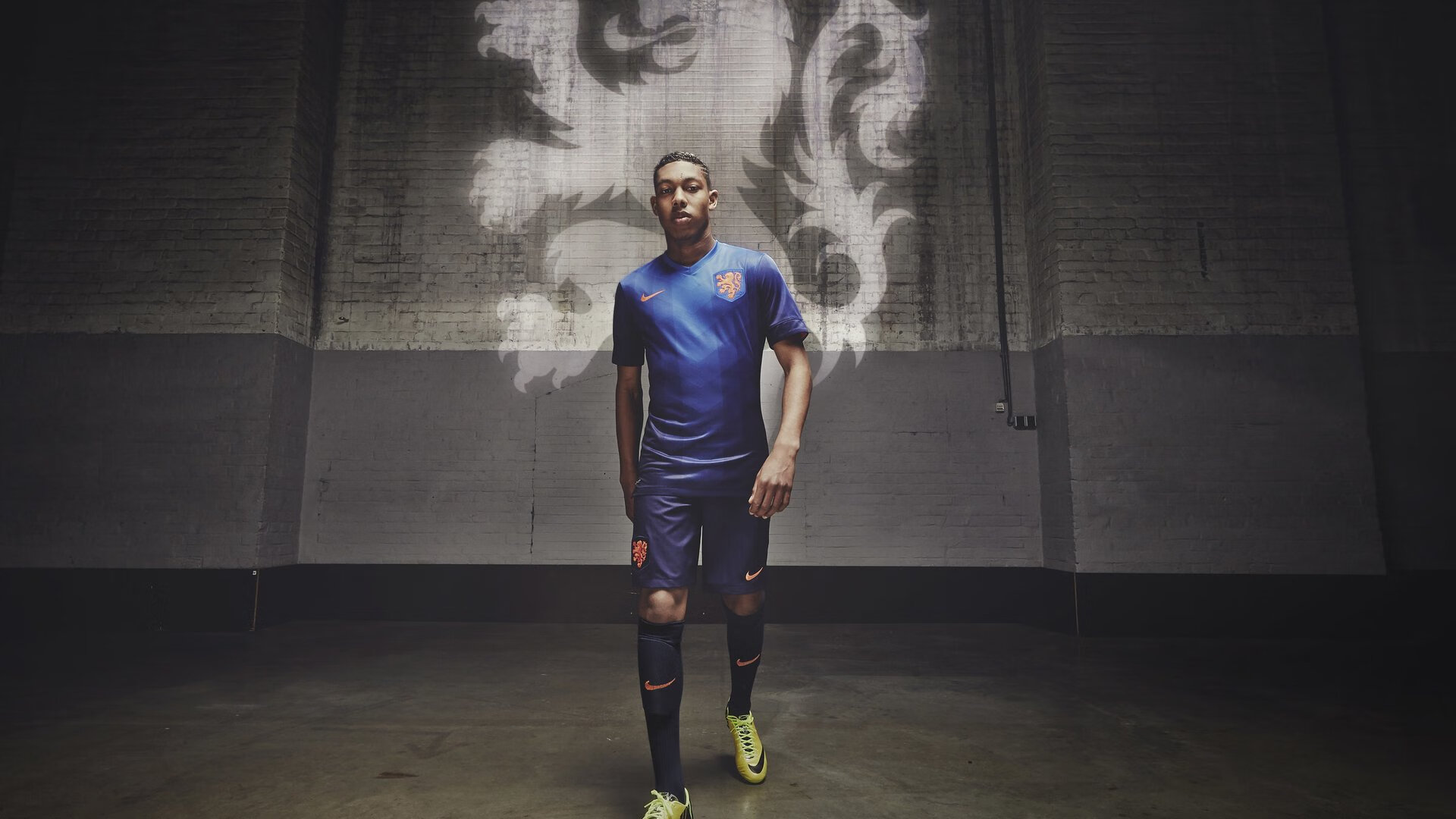 克罗地亚铁血铸就红黑新魂，皮克关键一击重塑米兰荣光