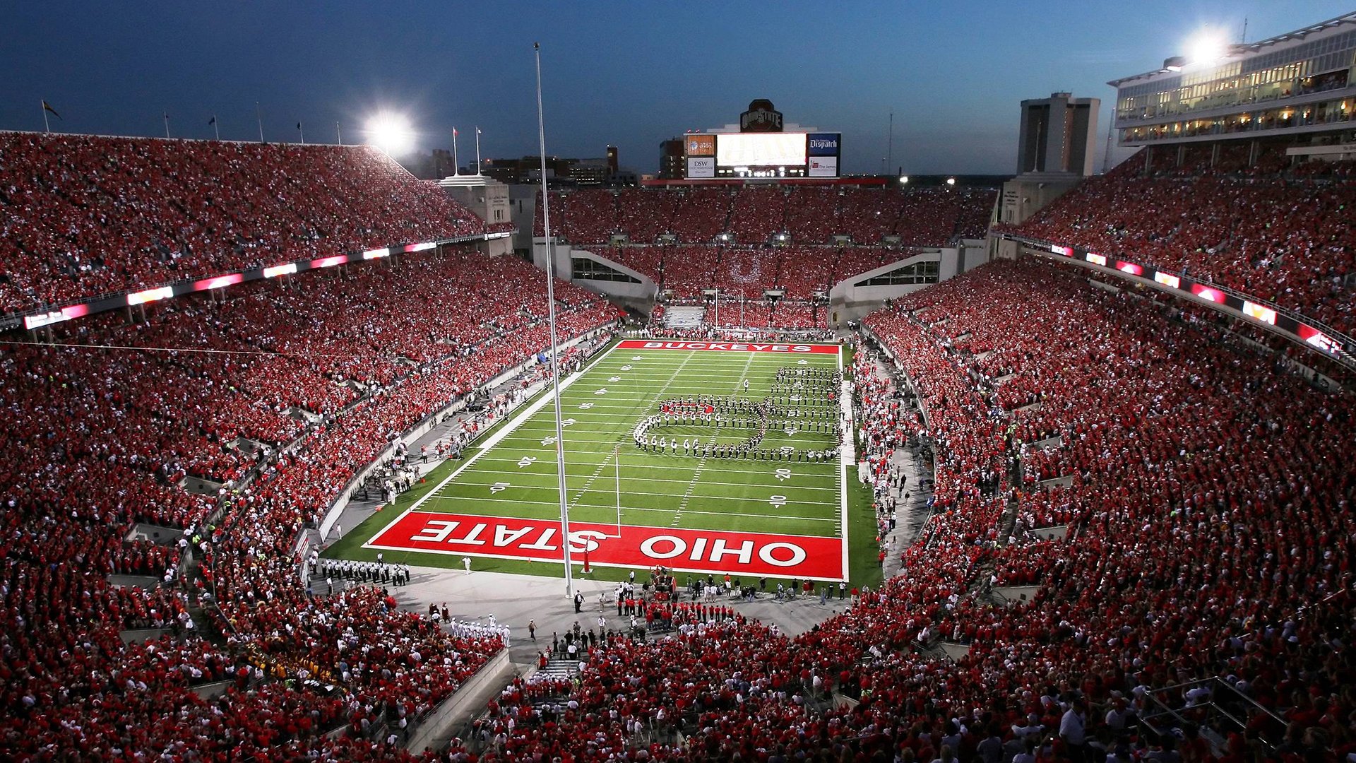 东方巨龙展翅！山东队完胜马刺，克莱三分雨点燃赛场